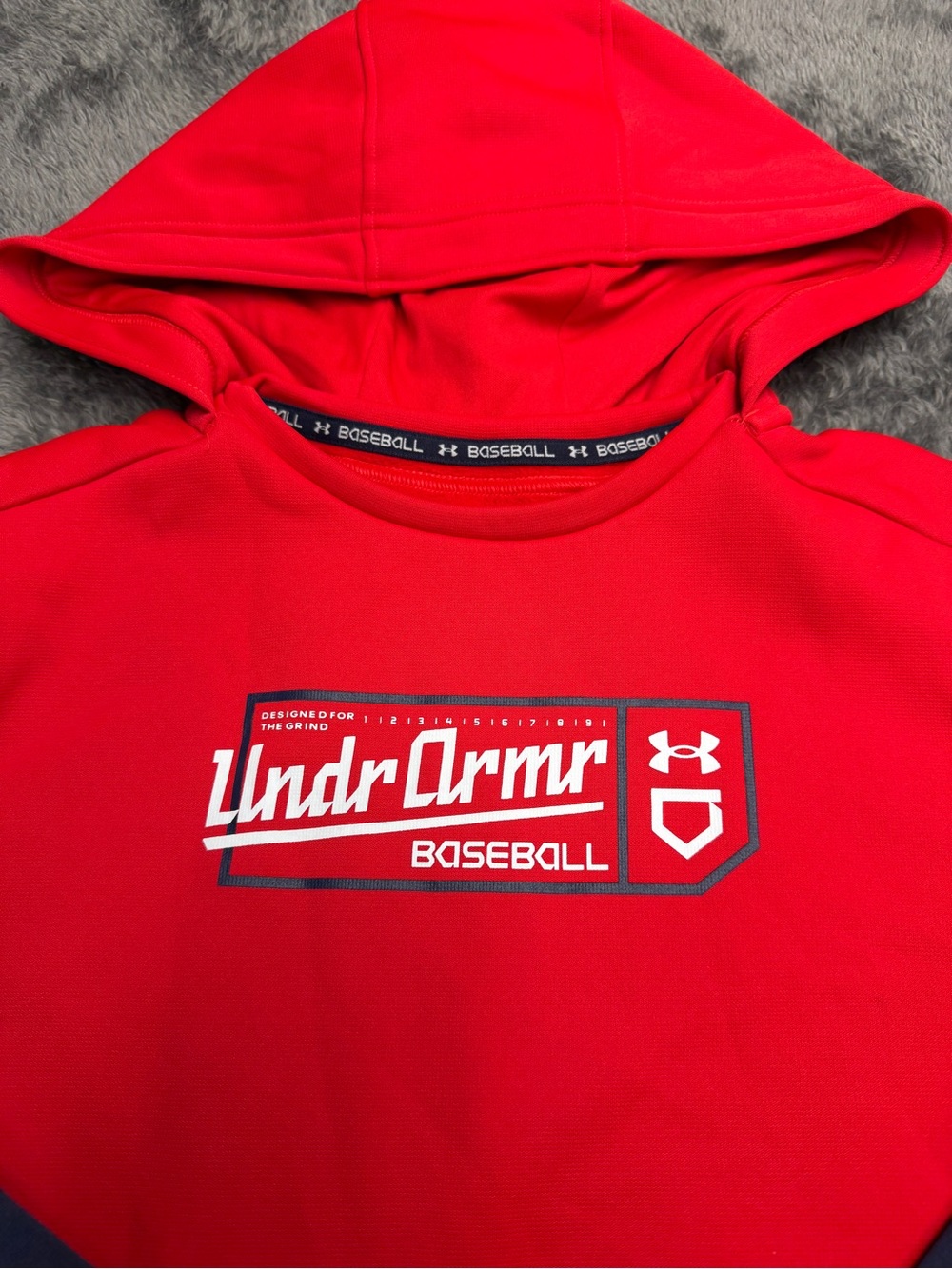Under Armour Baseball Hoodie Youth Large in excellent shape!